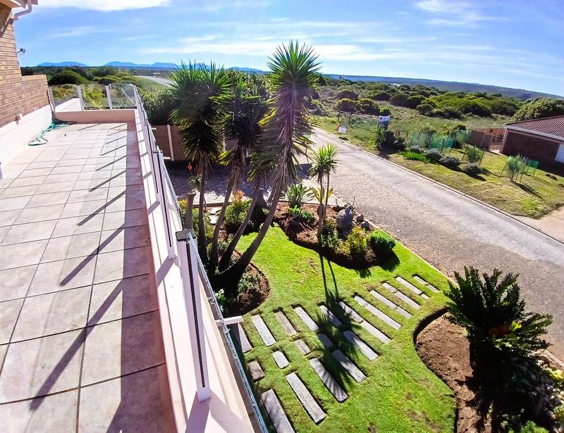 5 Bedroom Property for Sale in Stilbaai Wes Western Cape